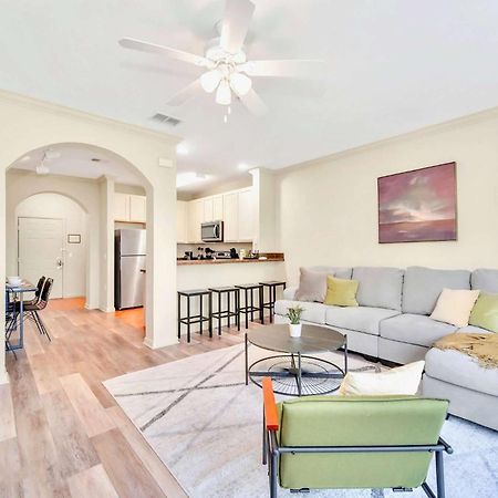 Modern 2Br Condo - Hot Tub And Pool - Near Disney ออร์ลันโด ภายนอก รูปภาพ