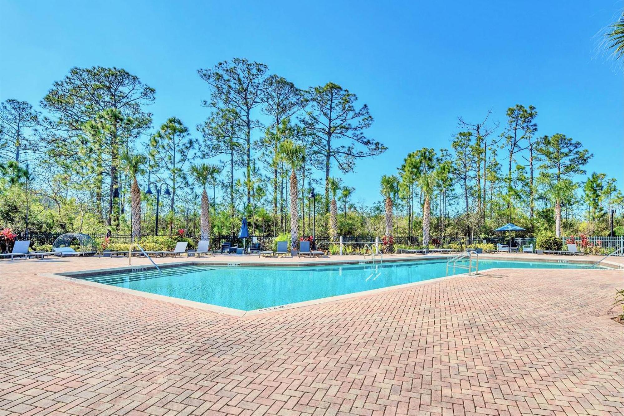 Modern 2Br Condo - Hot Tub And Pool - Near Disney ออร์ลันโด ภายนอก รูปภาพ