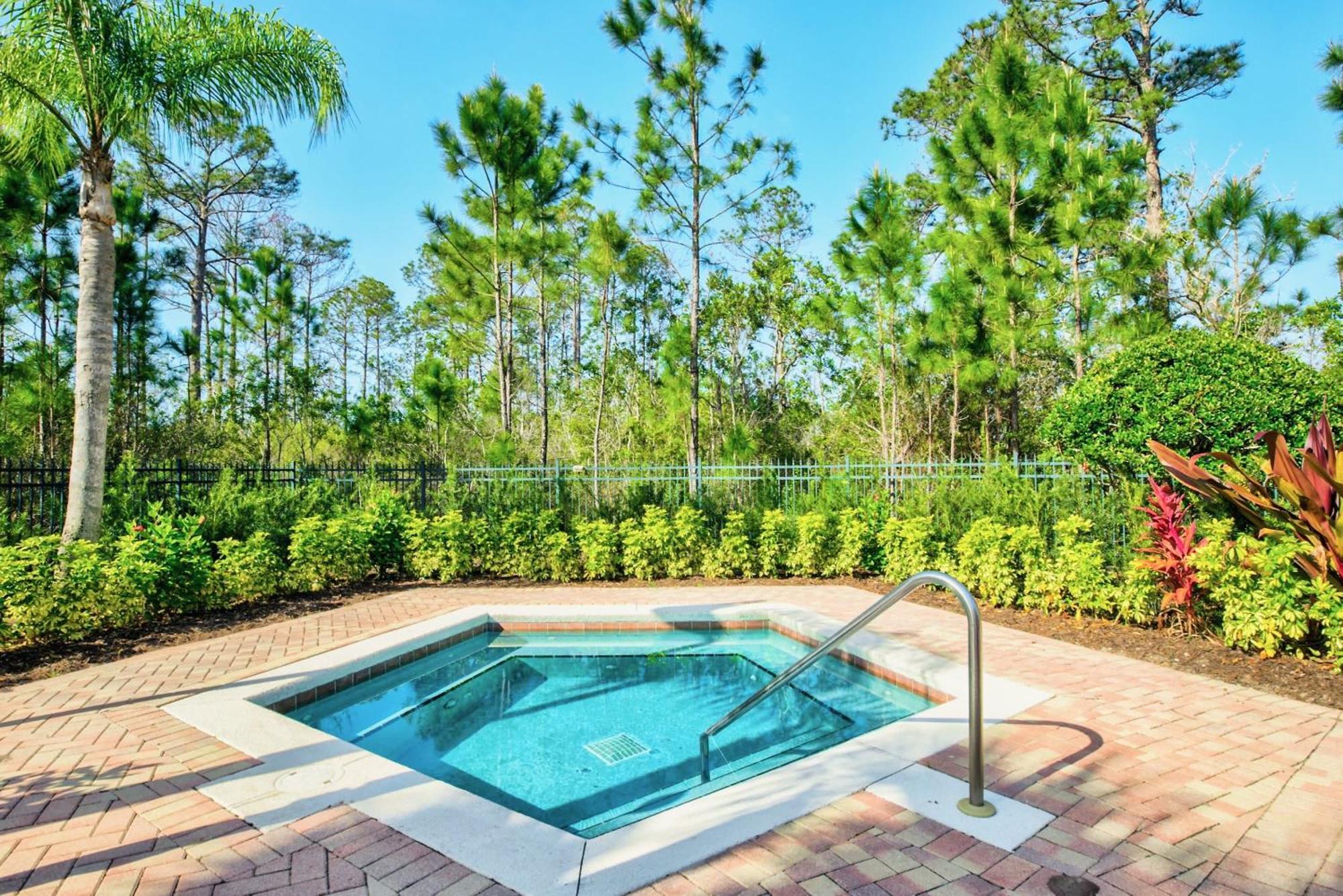 Modern 2Br Condo - Hot Tub And Pool - Near Disney ออร์ลันโด ภายนอก รูปภาพ