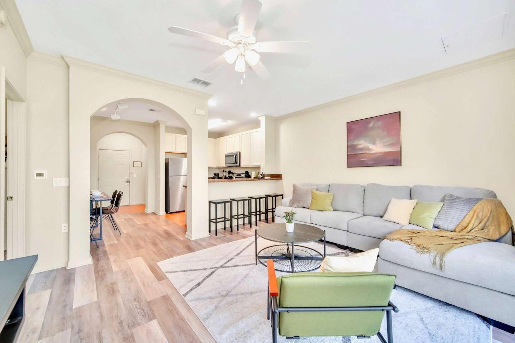 Modern 2Br Condo - Hot Tub And Pool - Near Disney ออร์ลันโด ภายนอก รูปภาพ