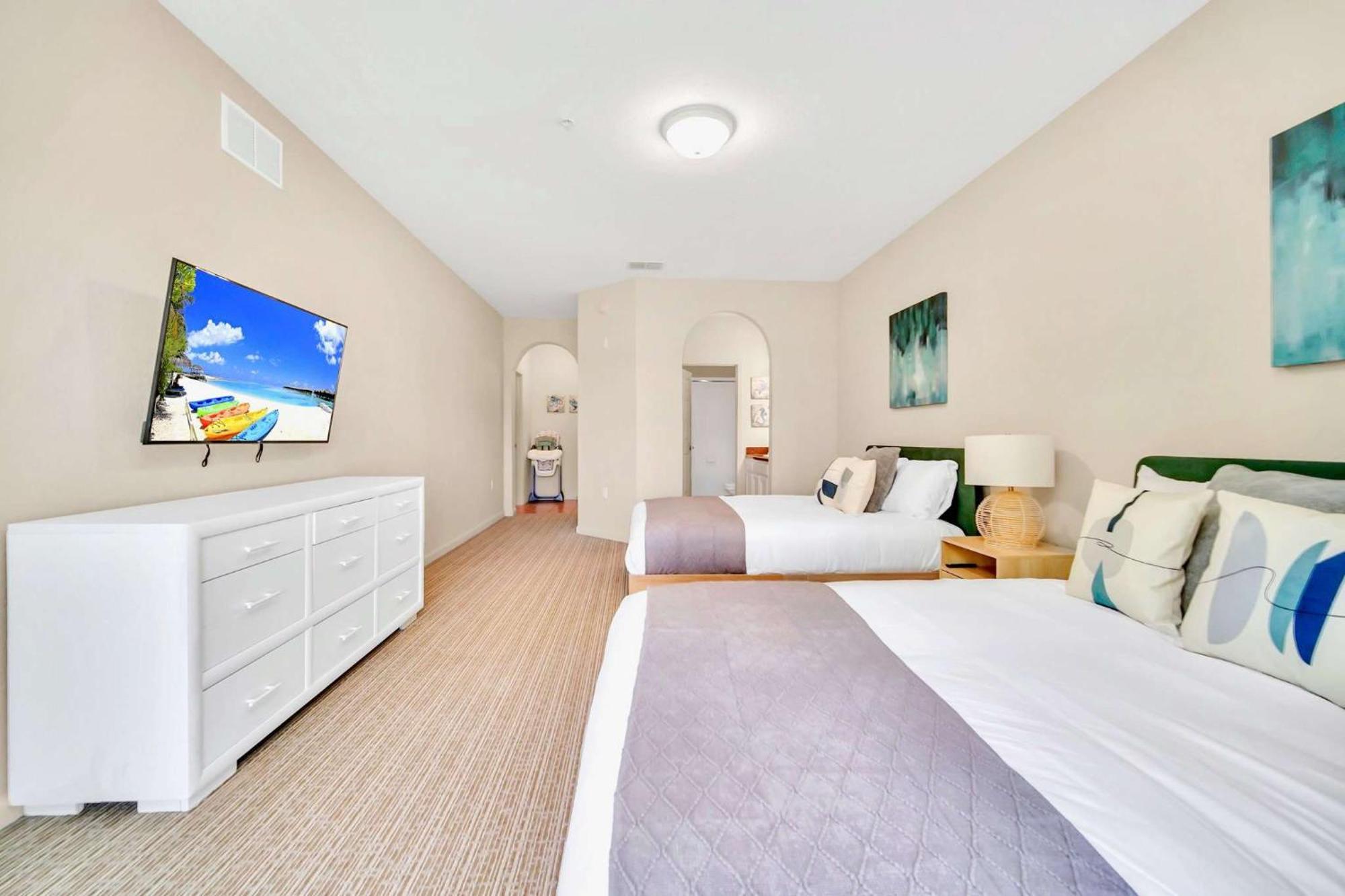 Modern 2Br Condo - Hot Tub And Pool - Near Disney ออร์ลันโด ภายนอก รูปภาพ