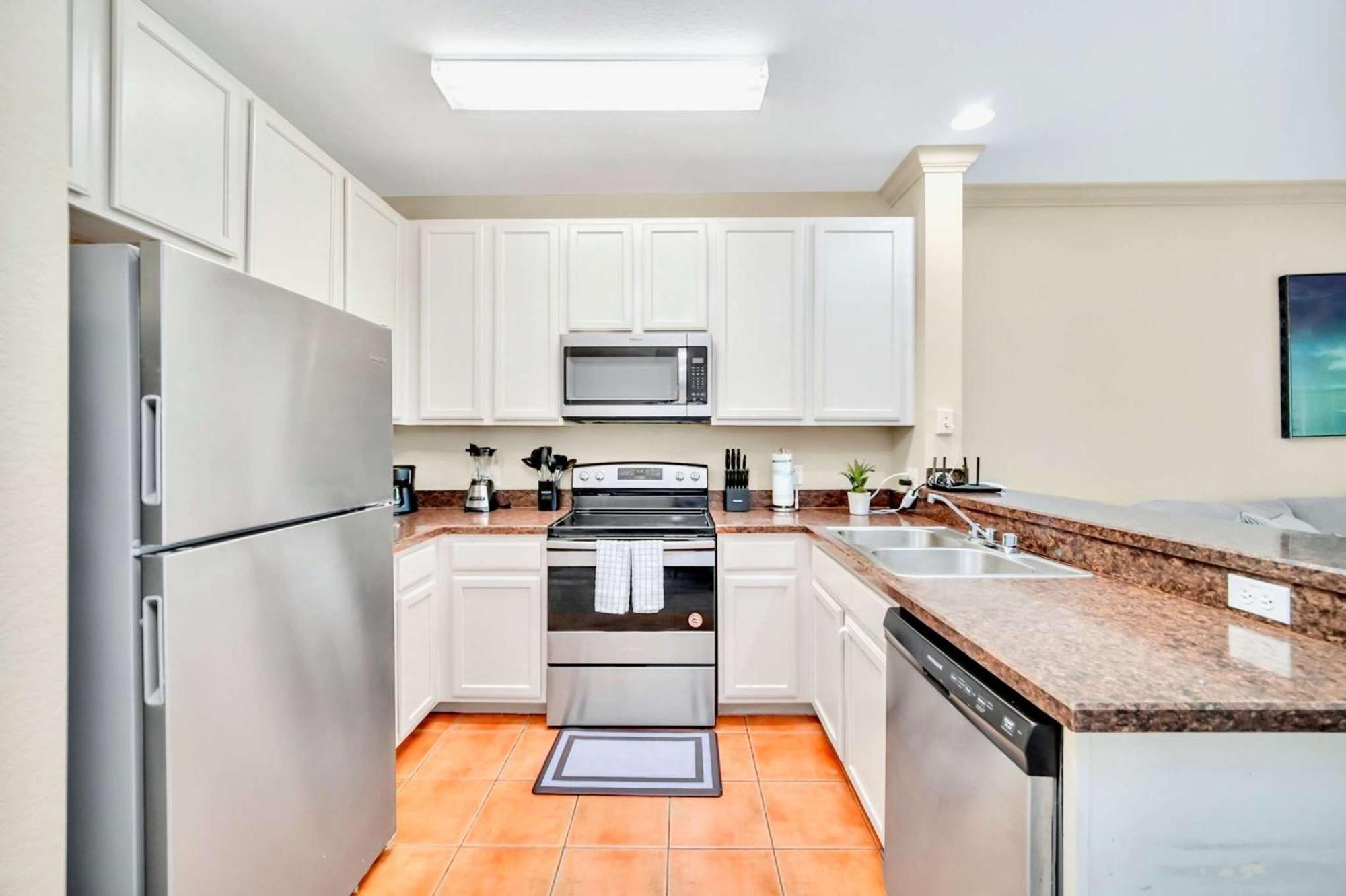 Modern 2Br Condo - Hot Tub And Pool - Near Disney ออร์ลันโด ภายนอก รูปภาพ